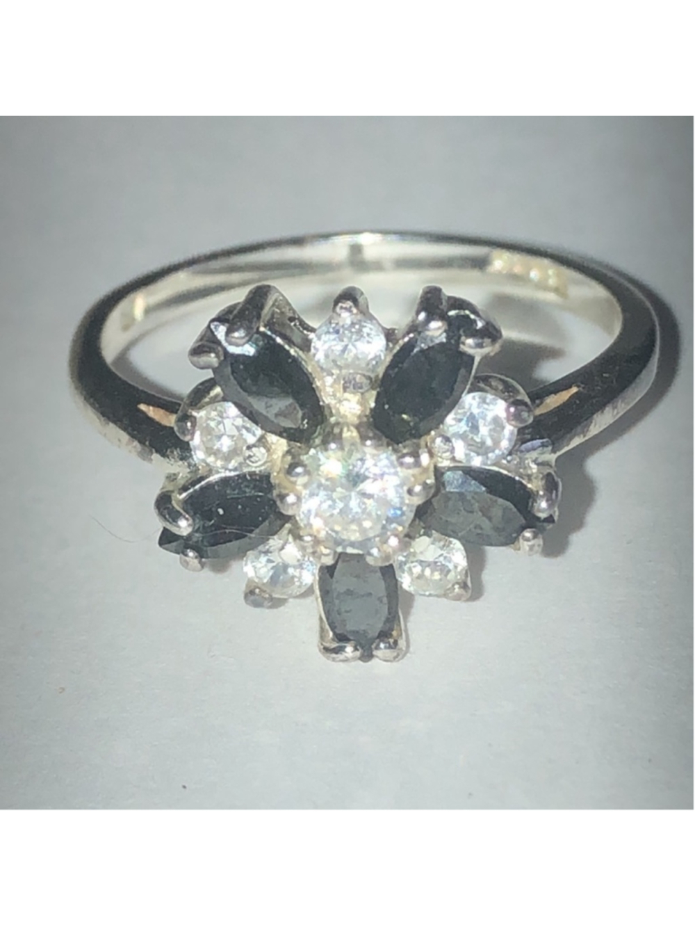 Size 8 Elegant Black CZ Rhinestone Sterling Silver Floral Ring